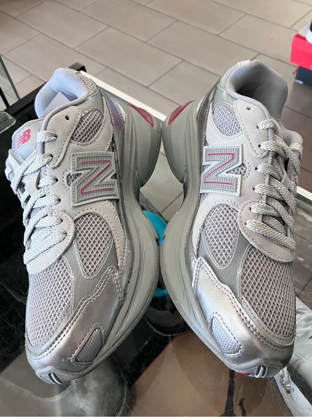 New Balance 2010 Silver Beige Red Size 8.5
